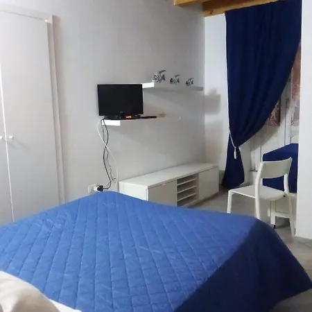 Domus Plano De Laczarulo 아파트 *